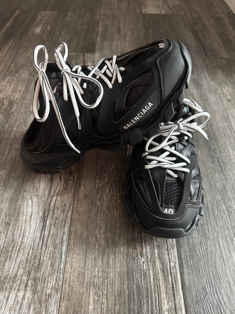 Balenciaga Black Men's Trail Sneakers with White Laces - Picture 2 of 4